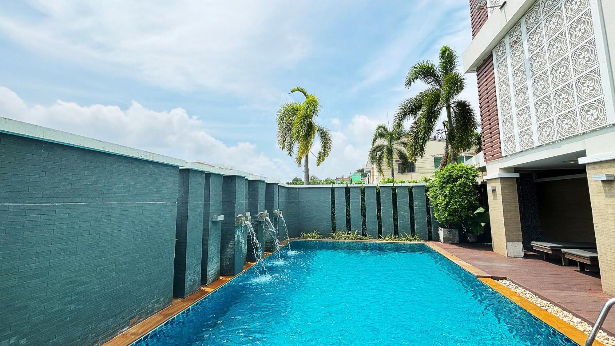 Apartahotel Ratana Rassada, Town- Sha Extra